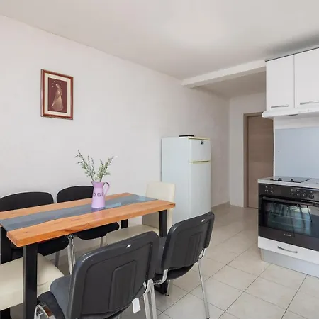 Xxl Duplex Seaview Омиш